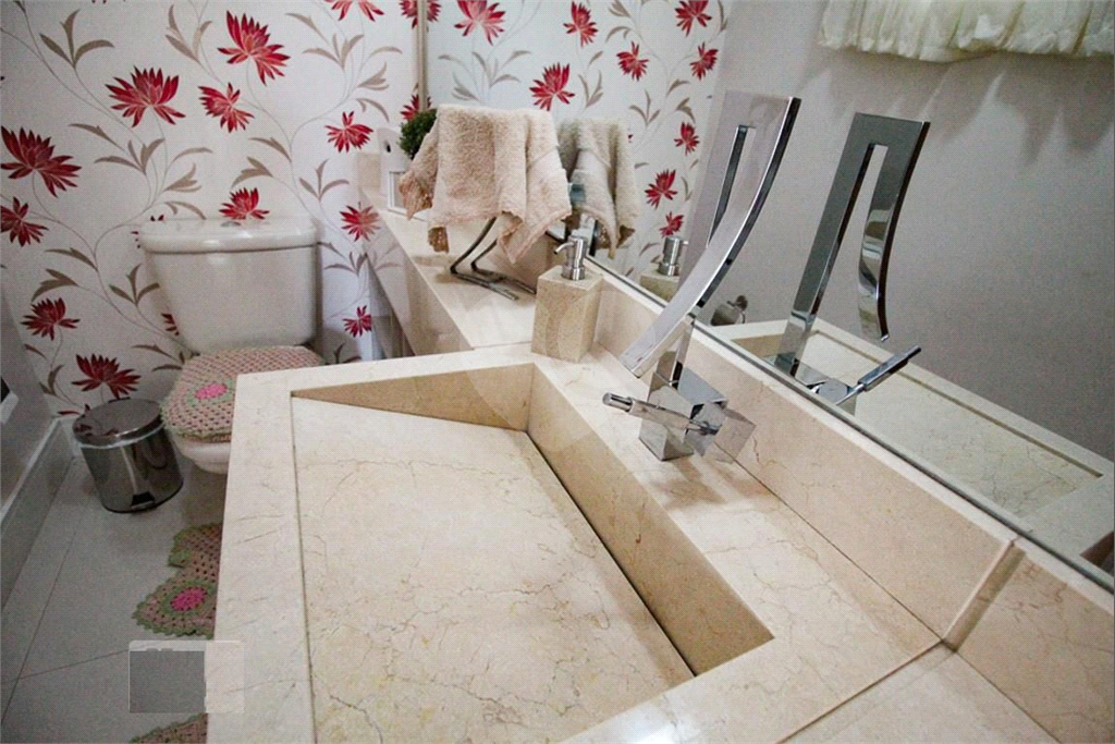 Sobrado de alto padrão à venda no Jardim Guapira, região do Tremembé