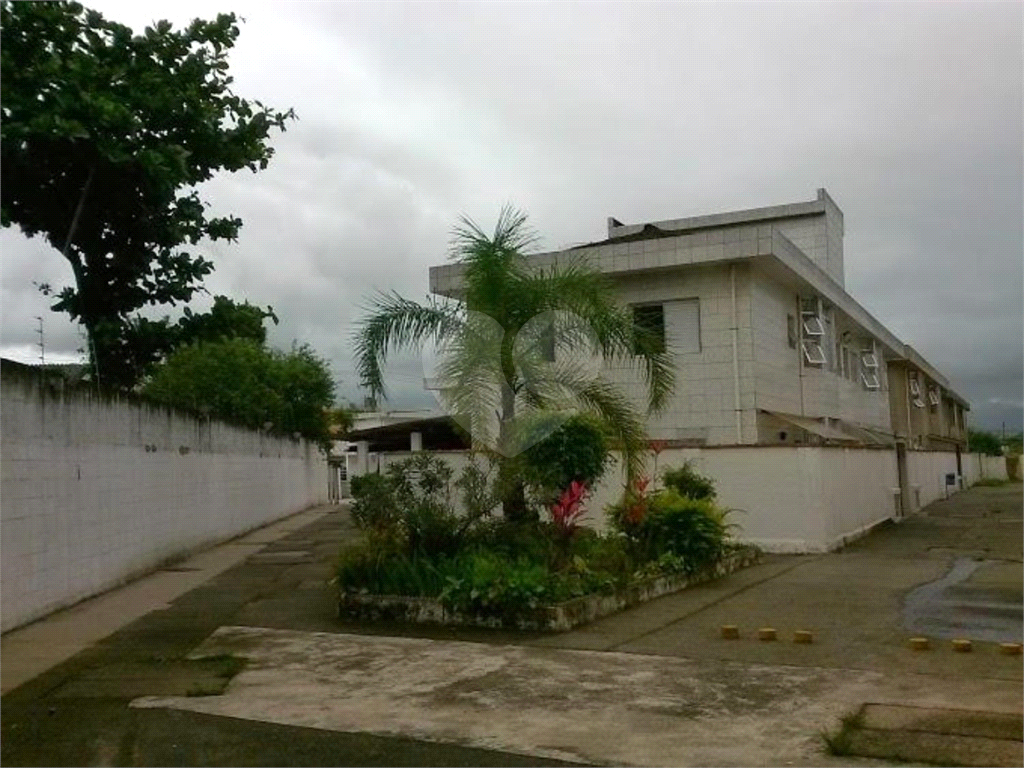 APARTAMENTO em CIDADE NAÚTICA
