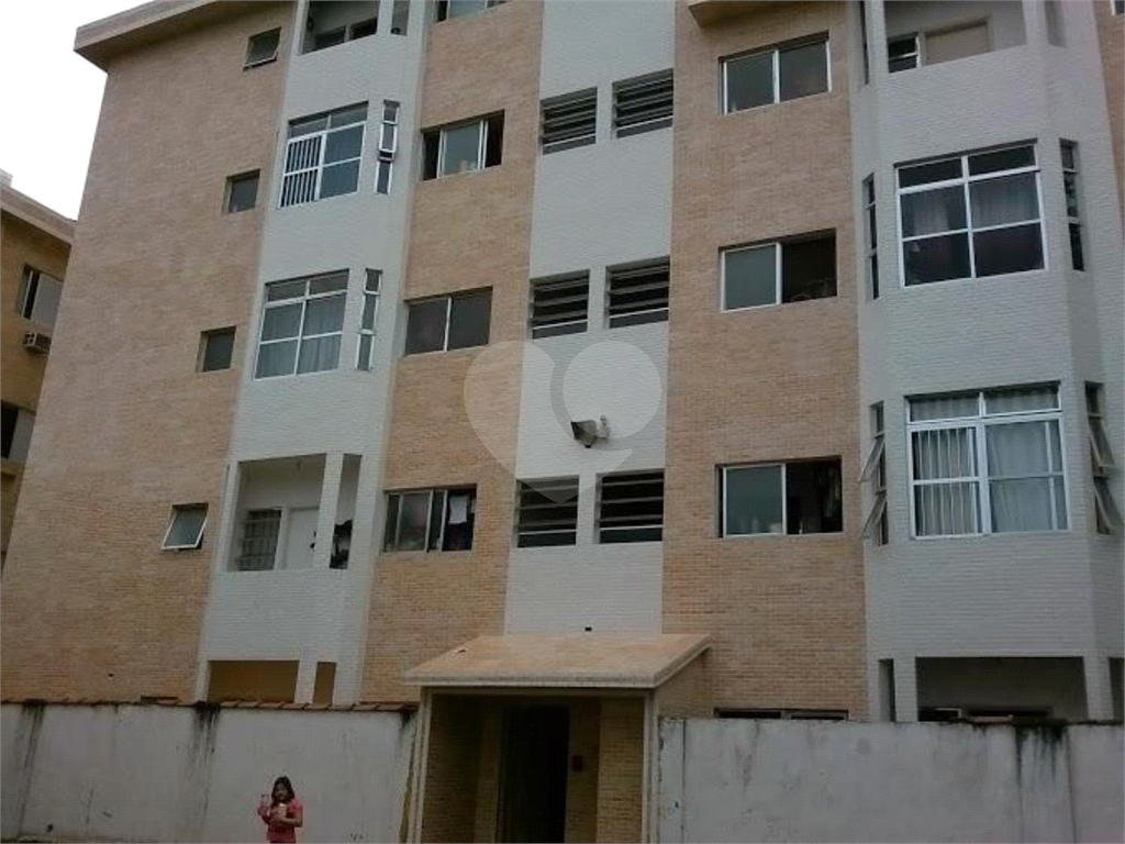 APARTAMENTO em CIDADE NAÚTICA