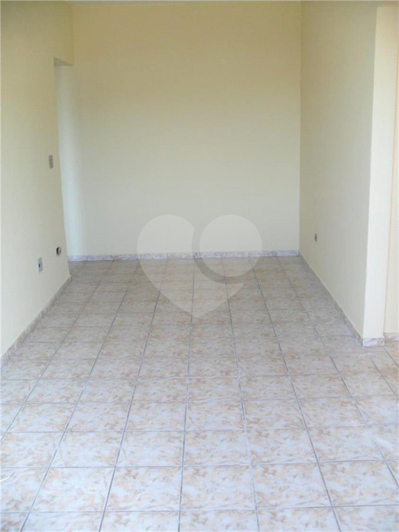 APARTAMENTO em CIDADE NAÚTICA