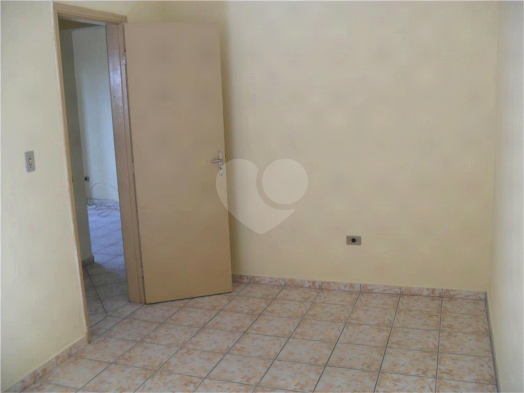 APARTAMENTO em CIDADE NAÚTICA