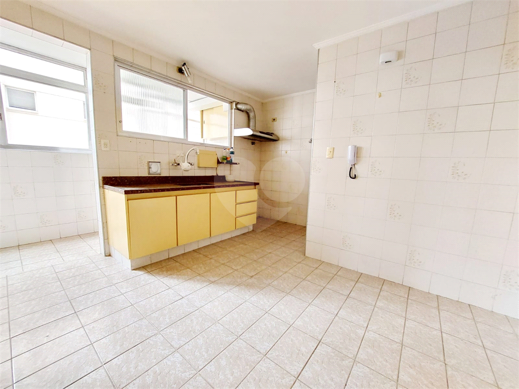 Apartamento de 110M² com 3 quartos, sendo um Suíte em Santana