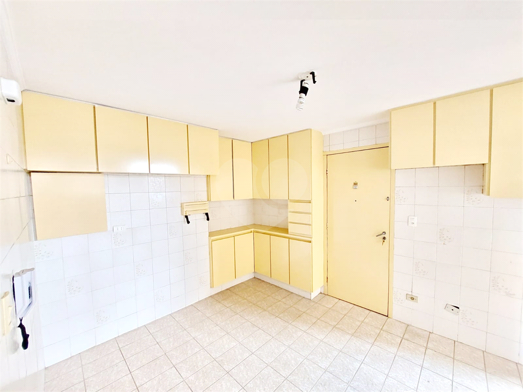 Apartamento de 110M² com 3 quartos, sendo um Suíte em Santana
