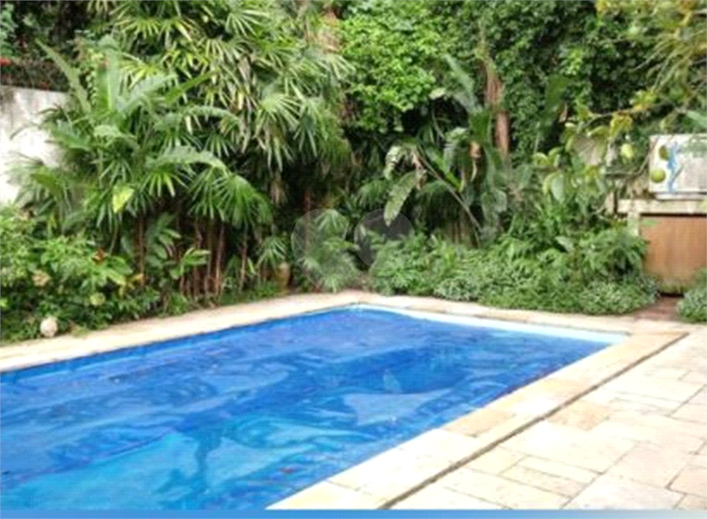 Casa com piscina no Tremembé