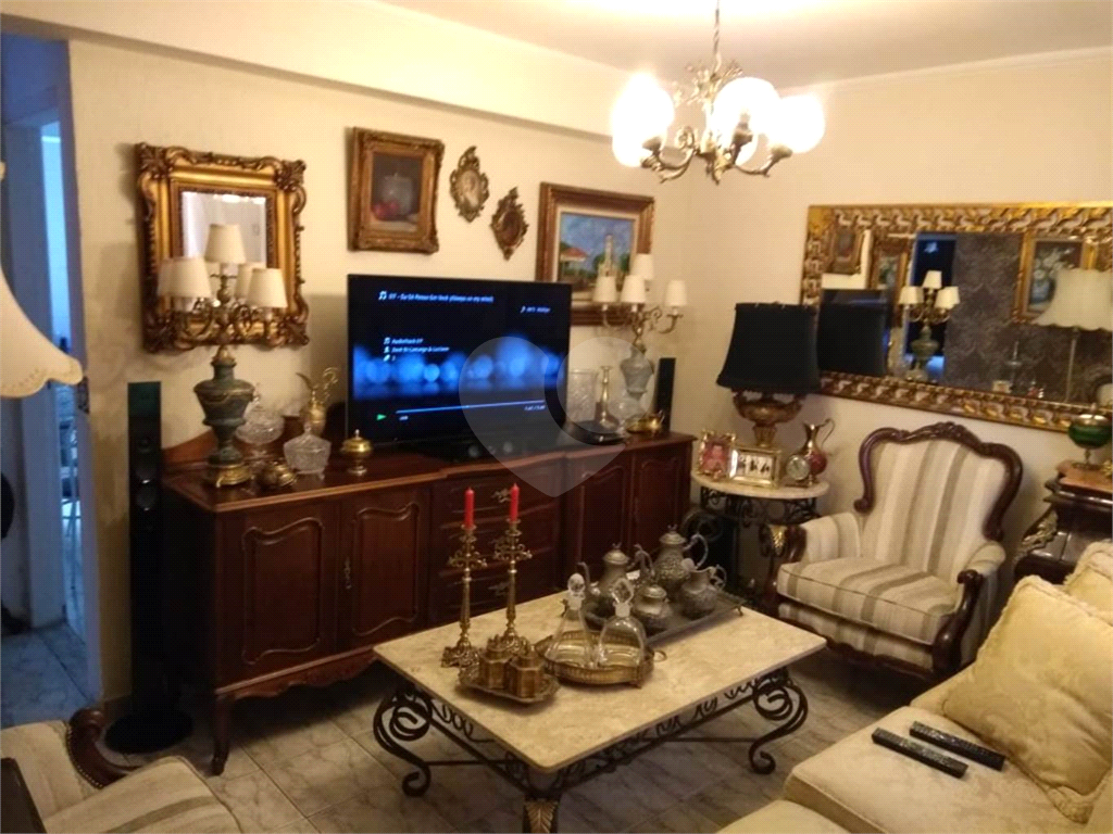 APARTAMENTO em SANTANA