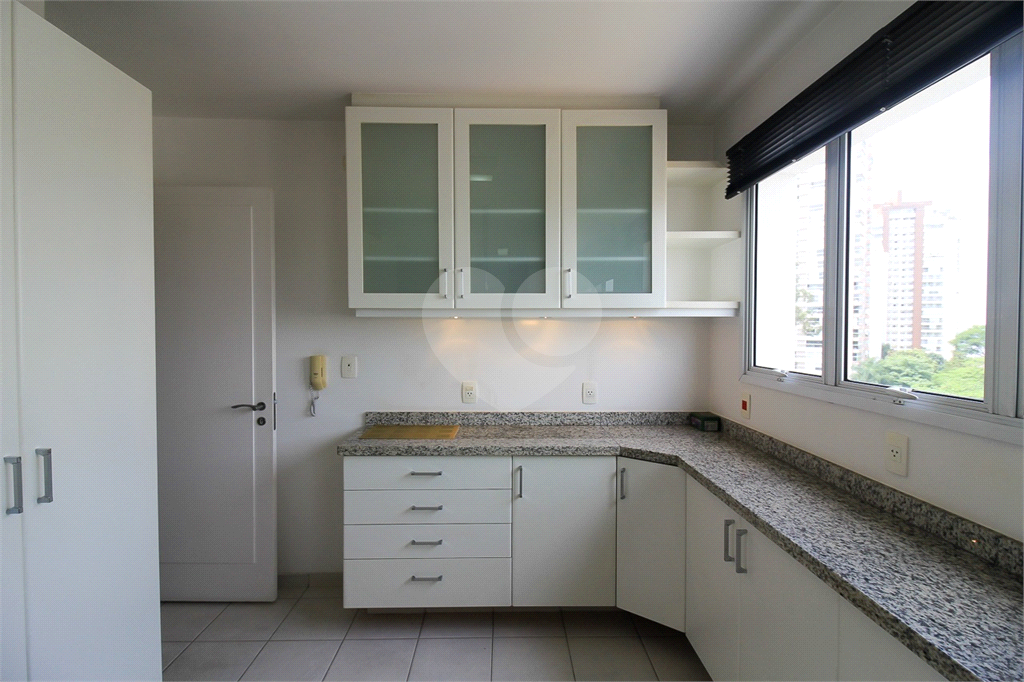 COBERTURA DUPLEX À VENDA COM 3 QUARTOS E 5 VAGAS NO ALTO DA LAPA