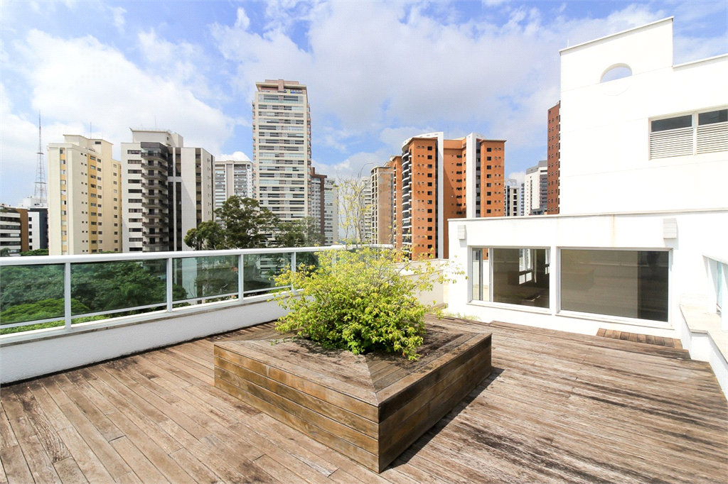 COBERTURA DUPLEX À VENDA COM 3 QUARTOS E 5 VAGAS NO ALTO DA LAPA