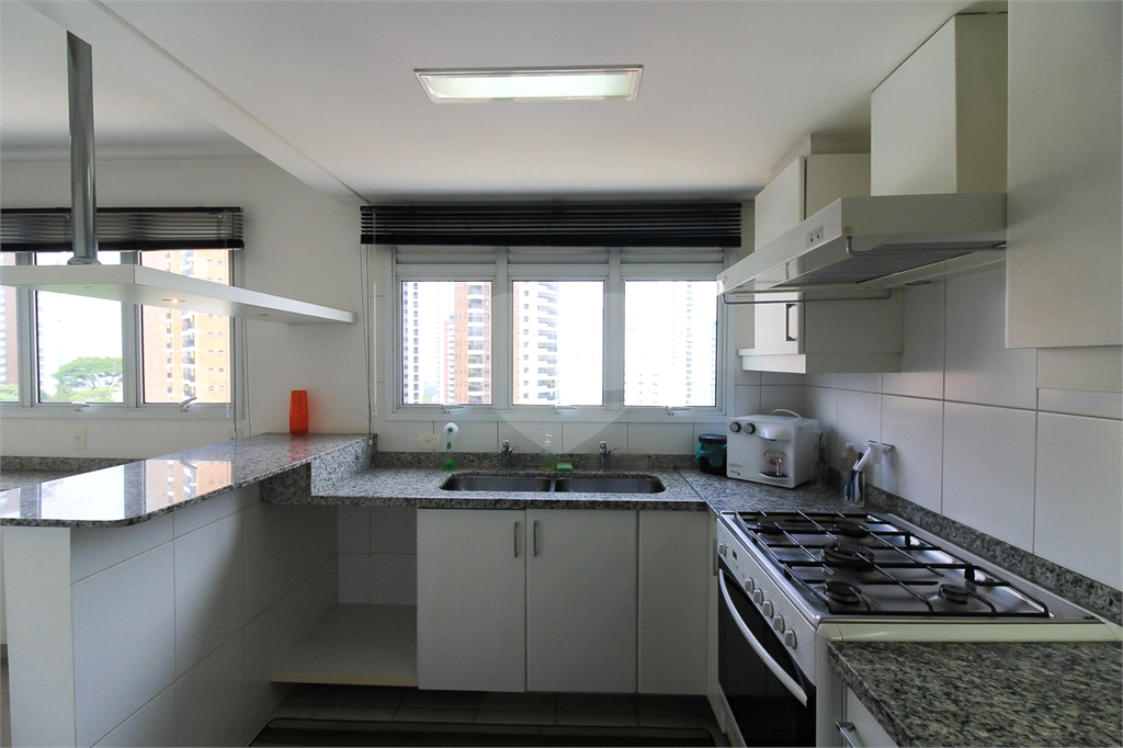 COBERTURA DUPLEX À VENDA COM 3 QUARTOS E 5 VAGAS NO ALTO DA LAPA