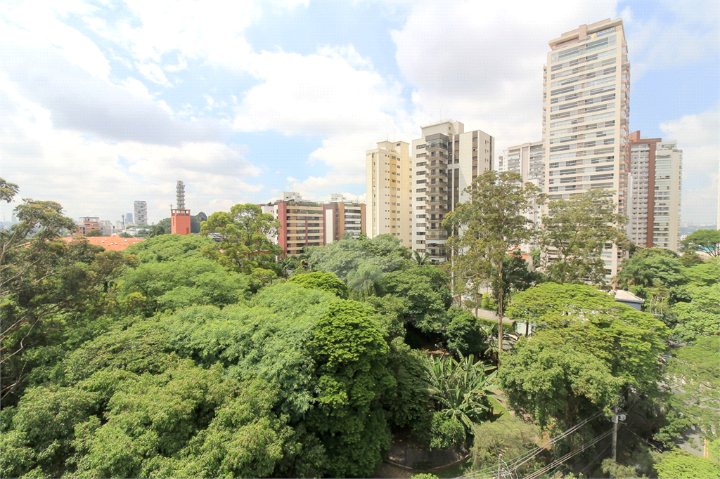 COBERTURA DUPLEX À VENDA COM 3 QUARTOS E 5 VAGAS NO ALTO DA LAPA