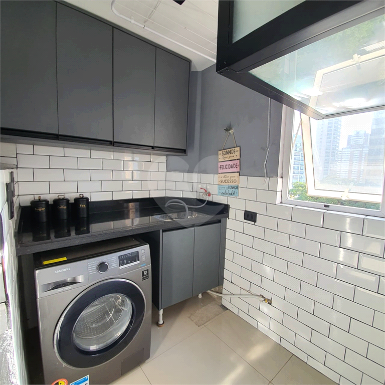 APARTAMENTO em MOEMA