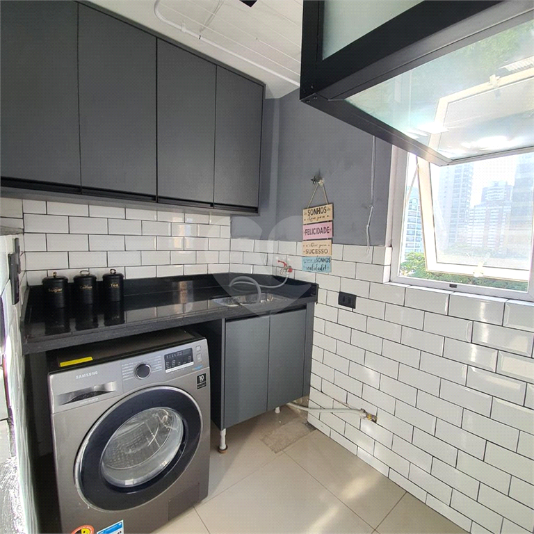 APARTAMENTO em MOEMA