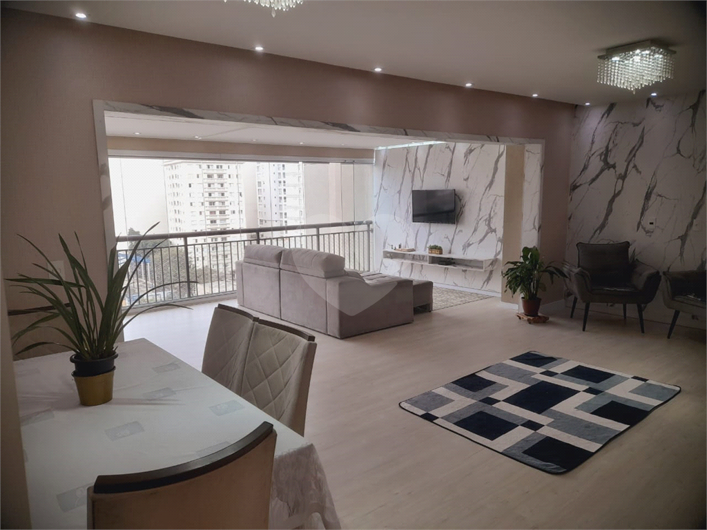 APARTAMENTO em TATUAPÉ