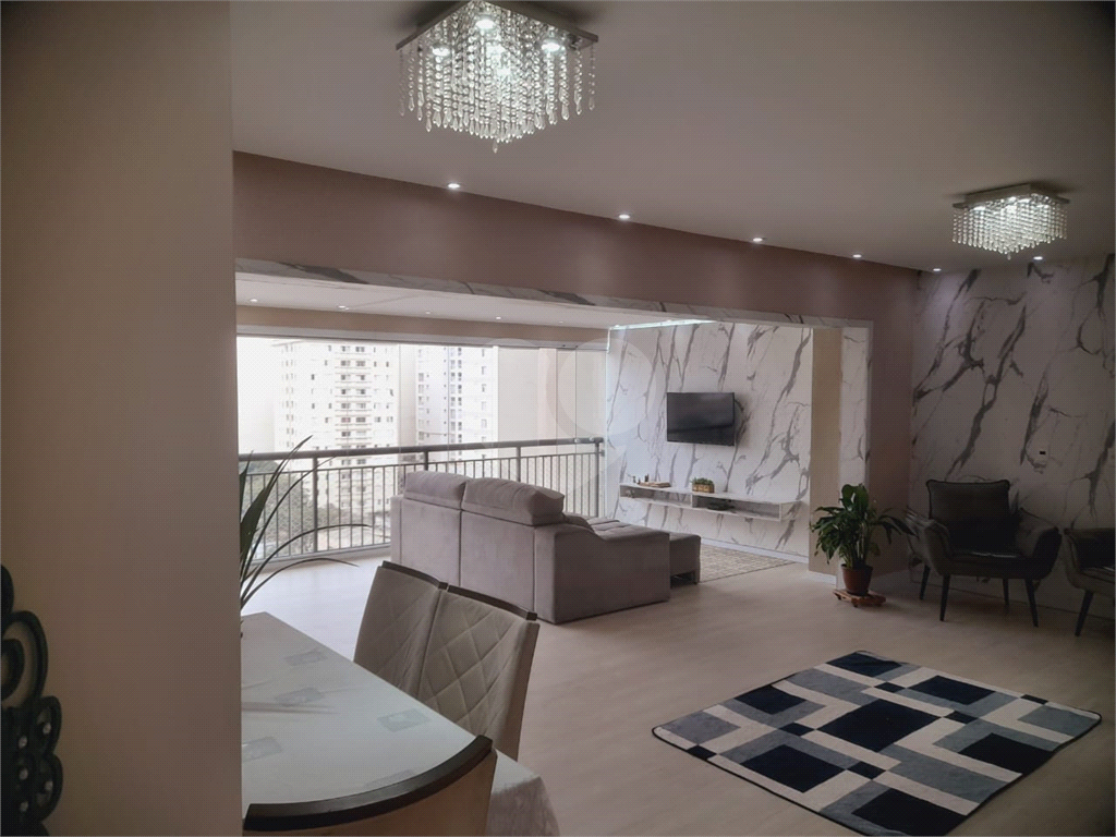 APARTAMENTO em TATUAPÉ