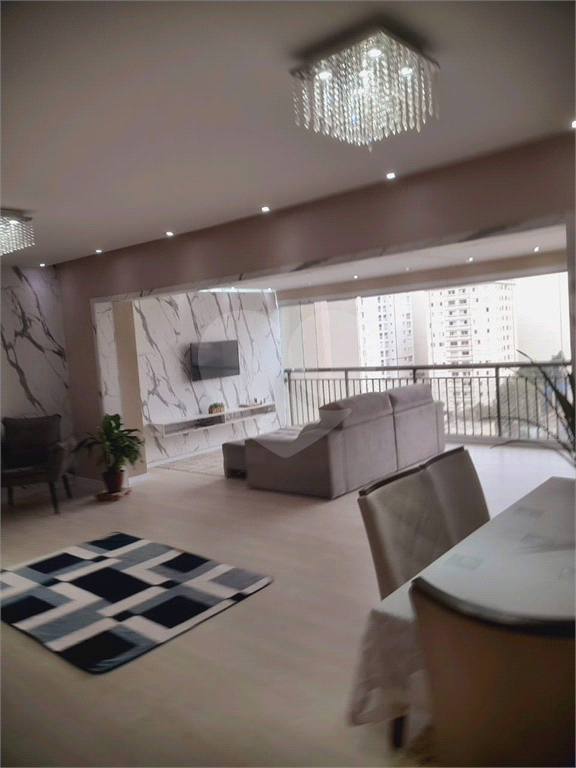 APARTAMENTO em TATUAPÉ