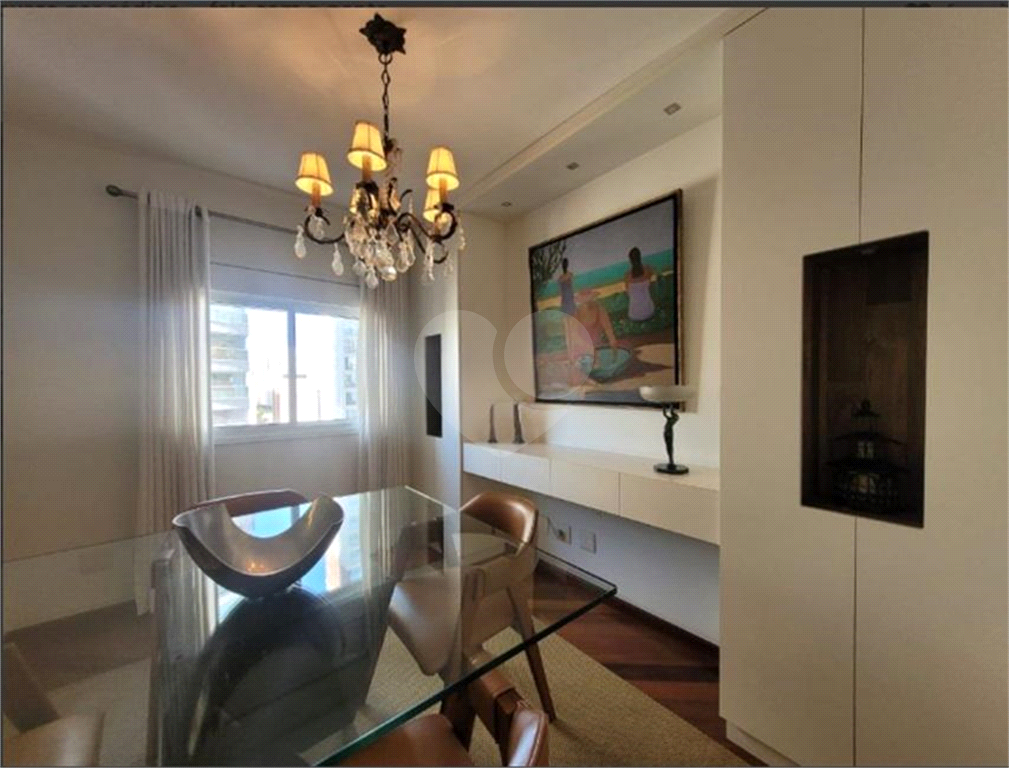 Apartamento na Rua Dr. Tomas Carvalhal, de frente, andar alto, 3 suítes, lazer e portaria 24 horas
