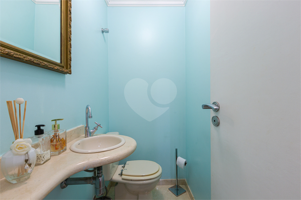 Apartamento na Rua Dr. Tomas Carvalhal, de frente, andar alto, 3 suítes, lazer e portaria 24 horas