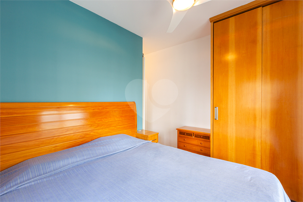 Apartamento na Rua Dr. Tomas Carvalhal, de frente, andar alto, 3 suítes, lazer e portaria 24 horas