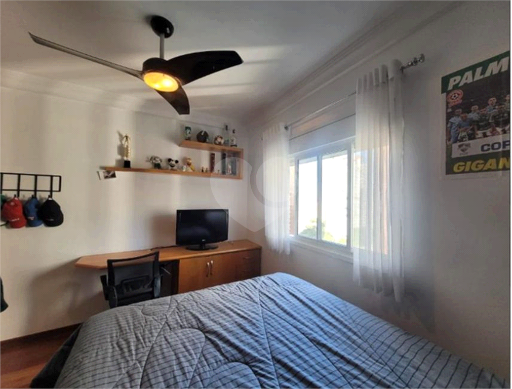 Apartamento na Rua Dr. Tomas Carvalhal, de frente, andar alto, 3 suítes, lazer e portaria 24 horas