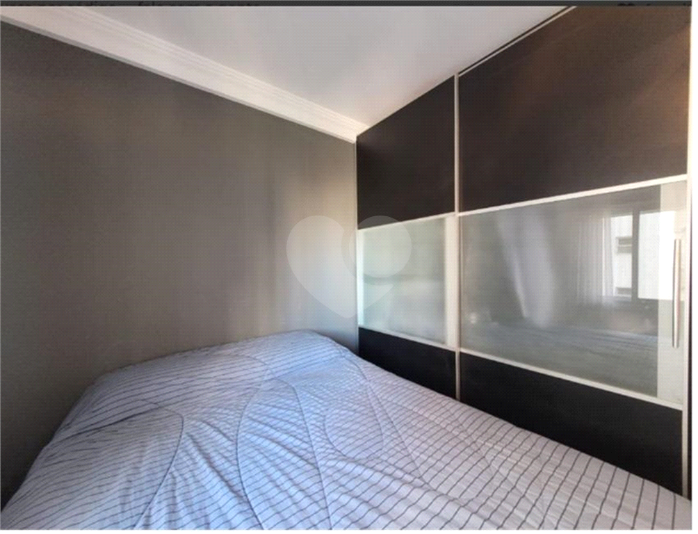 Apartamento na Rua Dr. Tomas Carvalhal, de frente, andar alto, 3 suítes, lazer e portaria 24 horas