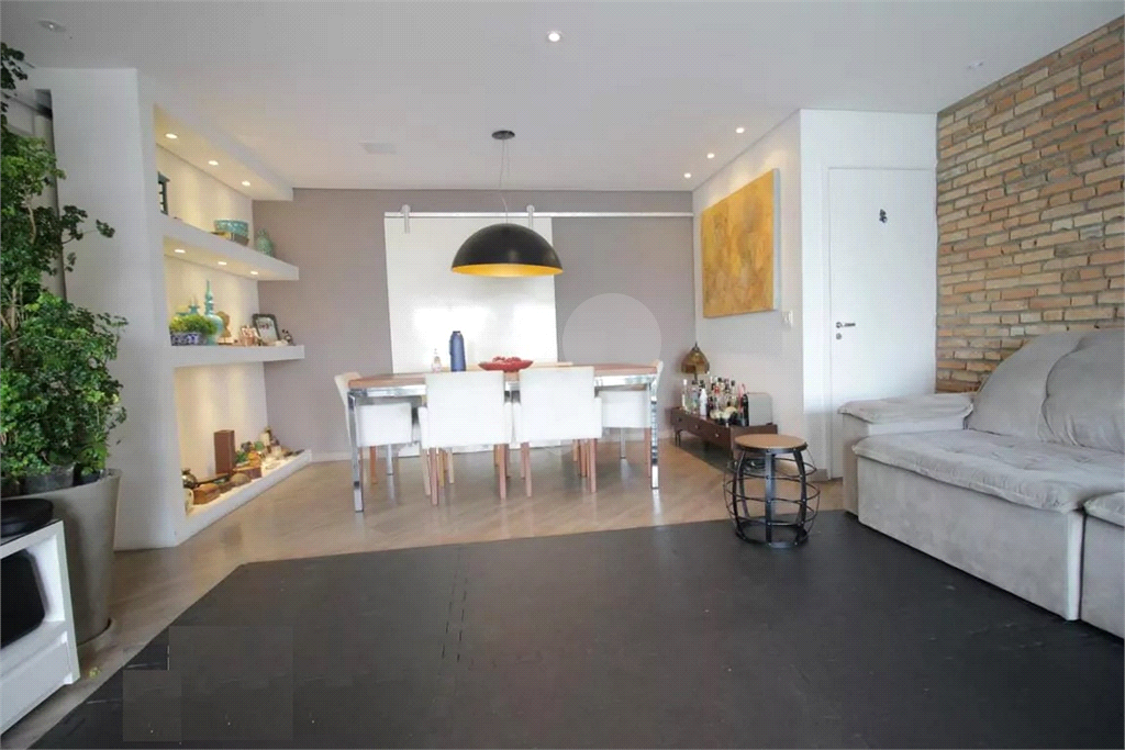 APARTAMENTO em MORUMBI