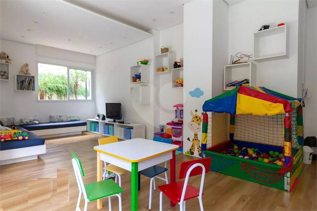 APARTAMENTO em MORUMBI