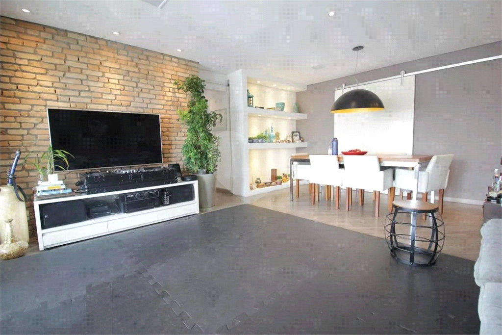 APARTAMENTO em MORUMBI