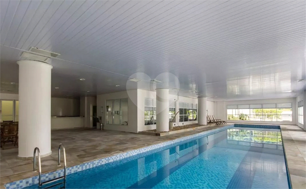 APARTAMENTO em MORUMBI