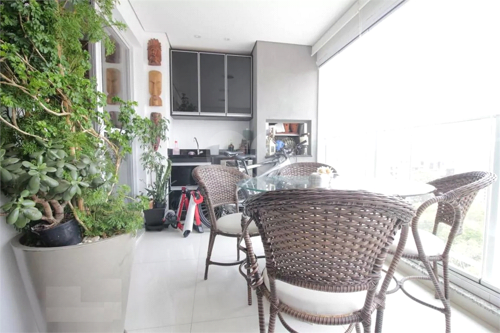 APARTAMENTO em MORUMBI