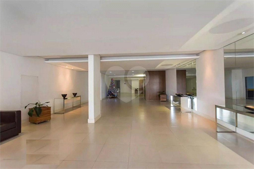 APARTAMENTO em MORUMBI
