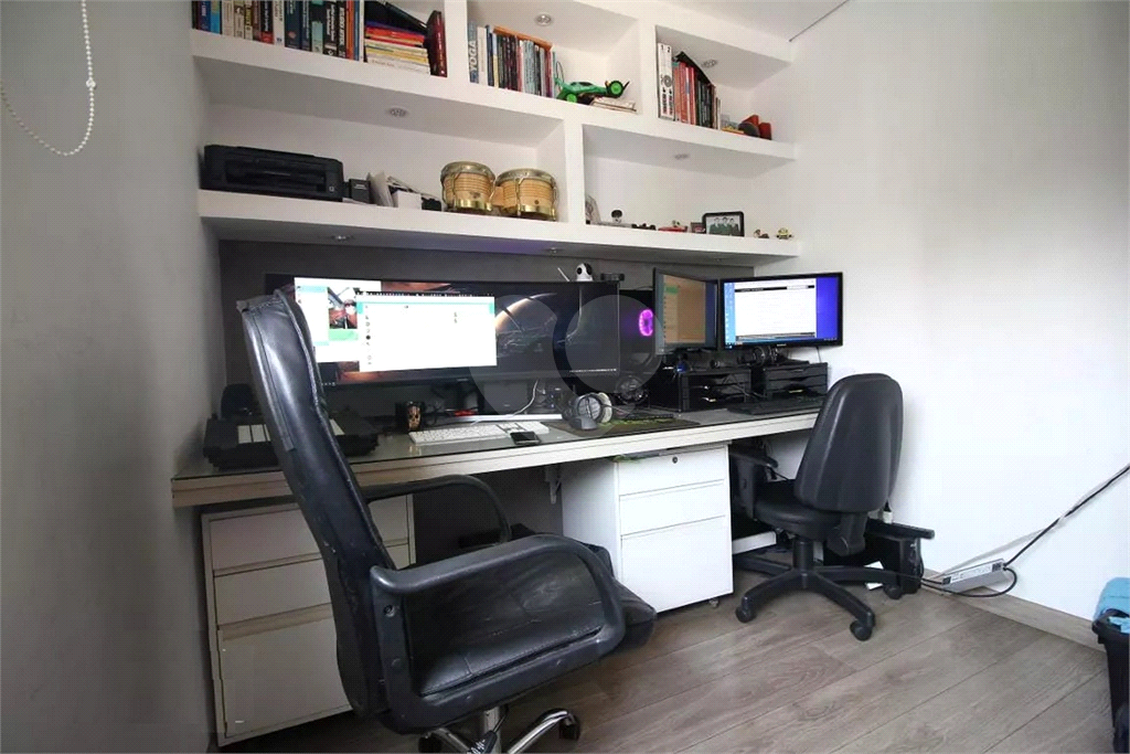 APARTAMENTO em MORUMBI