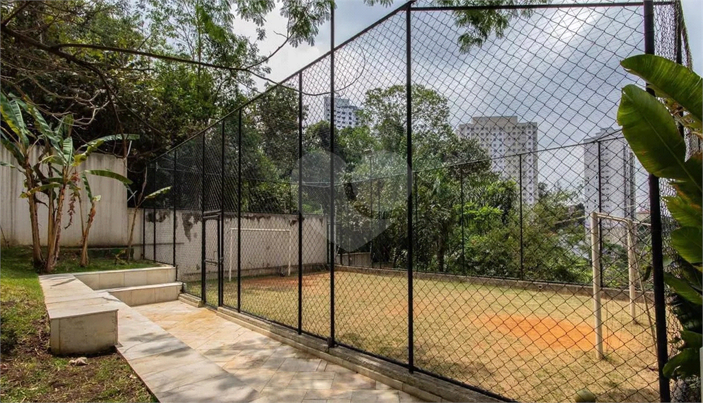 APARTAMENTO em MORUMBI