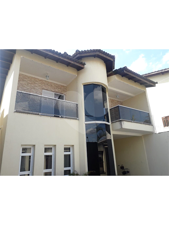 Lindo sobrado alto padrão  com 250m² de área construída no Jd City.