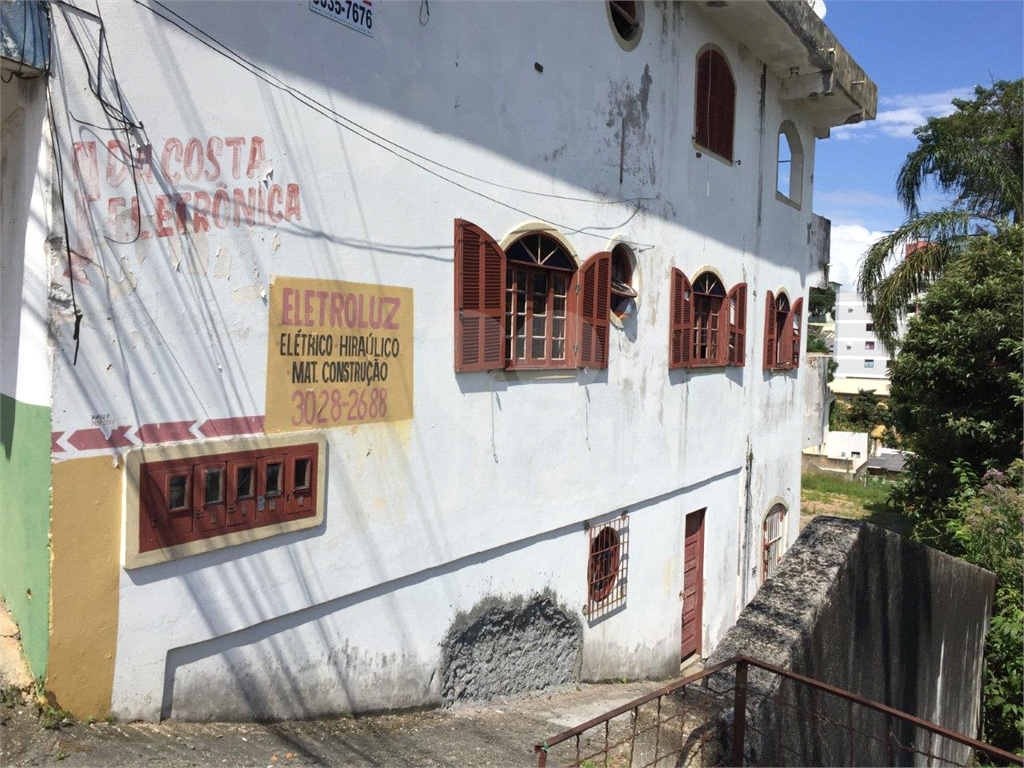 Terreno - 1.200m2 - Área para construção residencial ou comercial