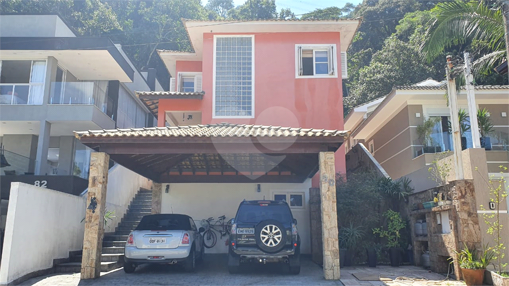 Sobrado Jardim Itatinga