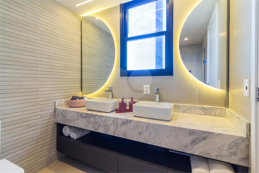 APARTAMENTO À VENDA MOBILIADO COM 128M2 - 3 QUARTOS - 2 VAGAS NA VILA MADALENA