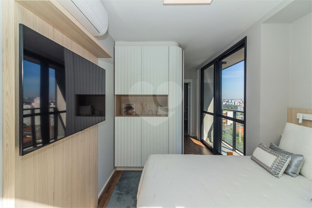 APARTAMENTO À VENDA MOBILIADO COM 128M2 - 3 QUARTOS - 2 VAGAS NA VILA MADALENA