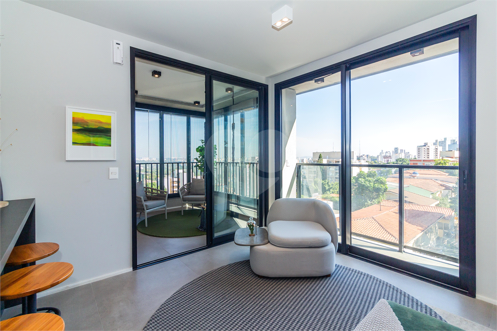 APARTAMENTO À VENDA MOBILIADO COM 128M2 - 3 QUARTOS - 2 VAGAS NA VILA MADALENA