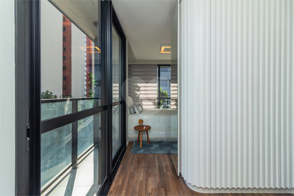 APARTAMENTO À VENDA MOBILIADO COM 128M2 - 3 QUARTOS - 2 VAGAS NA VILA MADALENA