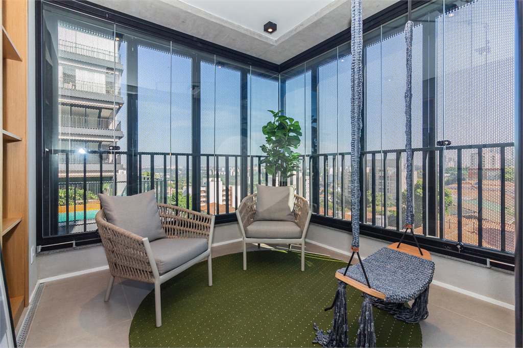 APARTAMENTO À VENDA MOBILIADO COM 128M2 - 3 QUARTOS - 2 VAGAS NA VILA MADALENA