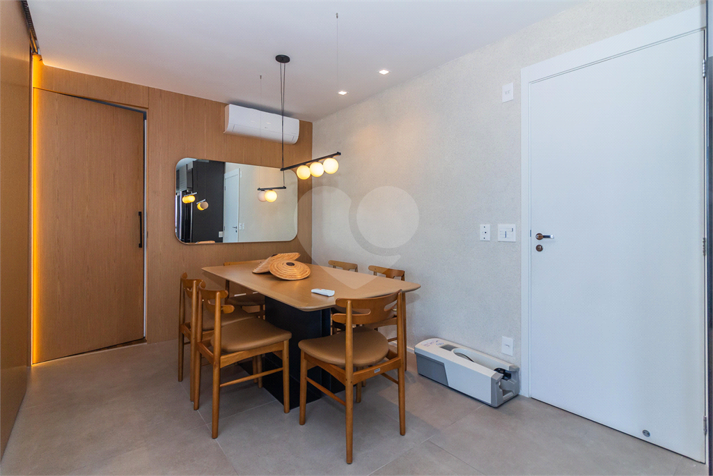 APARTAMENTO À VENDA MOBILIADO COM 128M2 - 3 QUARTOS - 2 VAGAS NA VILA MADALENA