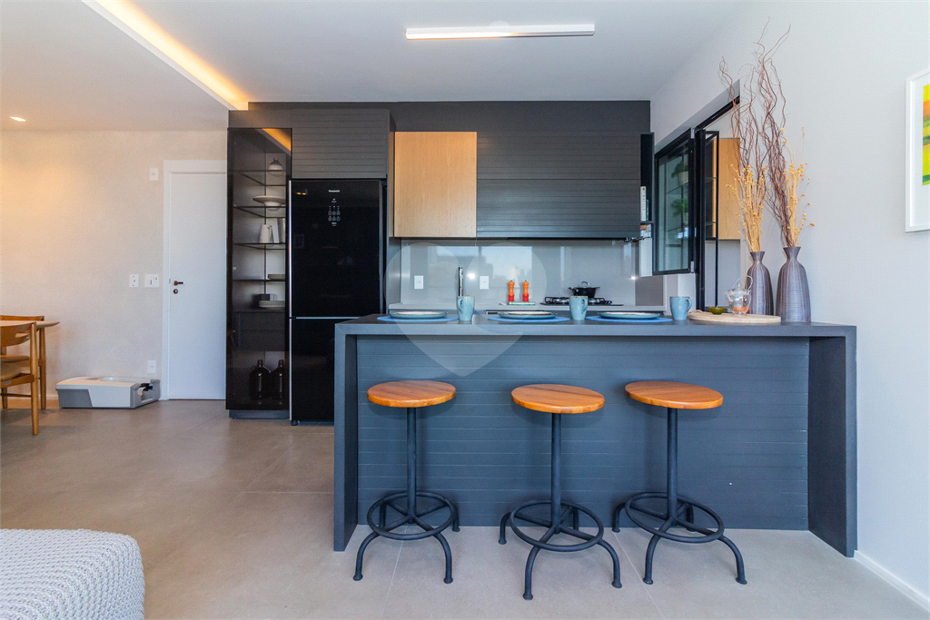 APARTAMENTO À VENDA MOBILIADO COM 128M2 - 3 QUARTOS - 2 VAGAS NA VILA MADALENA