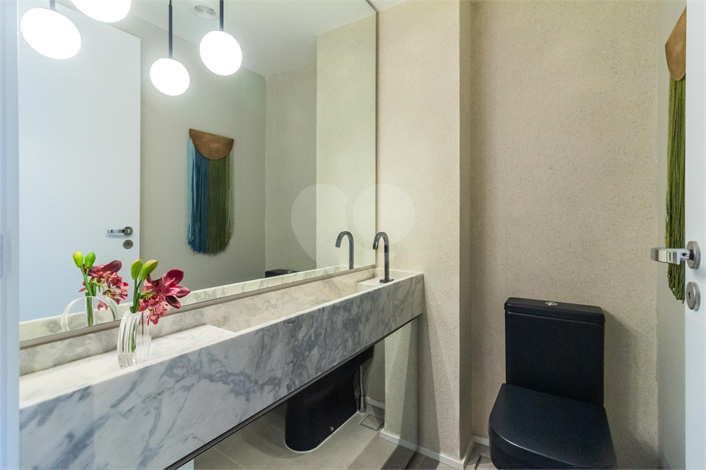 APARTAMENTO À VENDA MOBILIADO COM 128M2 - 3 QUARTOS - 2 VAGAS NA VILA MADALENA