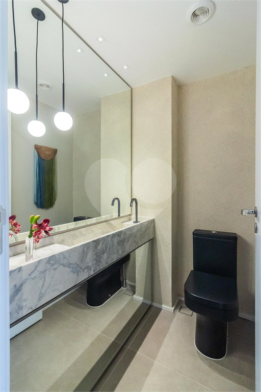 APARTAMENTO À VENDA MOBILIADO COM 128M2 - 3 QUARTOS - 2 VAGAS NA VILA MADALENA
