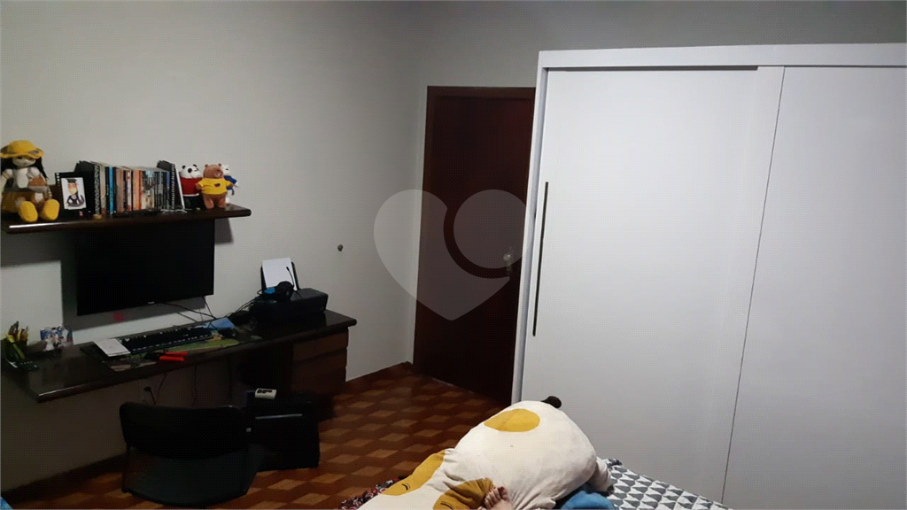 Casa térrea à venda com 4 dormitórios (sendo 3 suítes) próximo à Estação Tucuruvi do Metrô