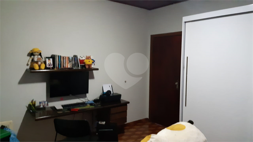 Casa térrea à venda com 4 dormitórios (sendo 3 suítes) próximo à Estação Tucuruvi do Metrô