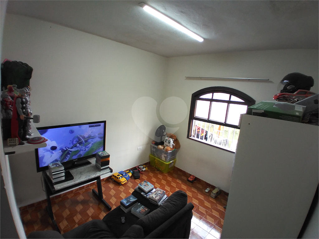 Casa térrea à venda com 4 dormitórios (sendo 3 suítes) próximo à Estação Tucuruvi do Metrô