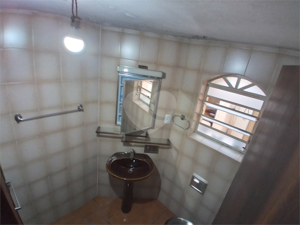 Casa térrea à venda com 4 dormitórios (sendo 3 suítes) próximo à Estação Tucuruvi do Metrô