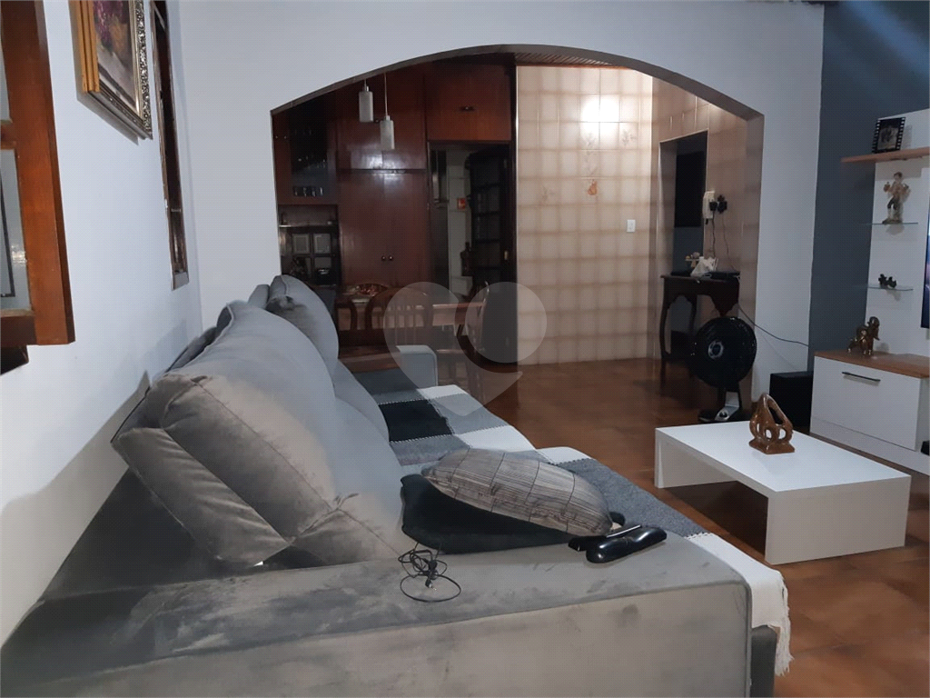 Casa térrea à venda com 4 dormitórios (sendo 3 suítes) próximo à Estação Tucuruvi do Metrô