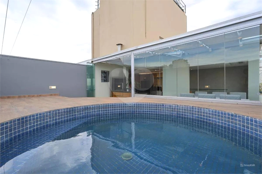 Linda cobertura duplex, com piscina privativa, localização privilegiada.