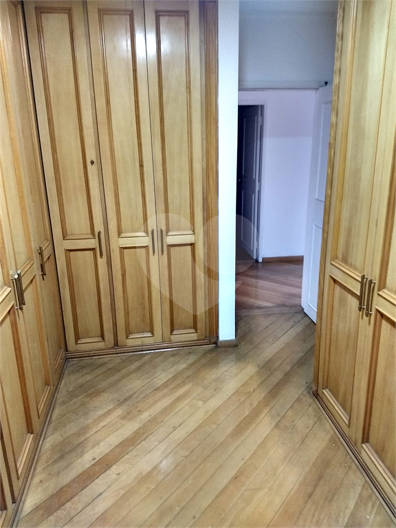 Condomínio Maison Champenois no Morumbi, 4 dormitórios, 3 vagas.